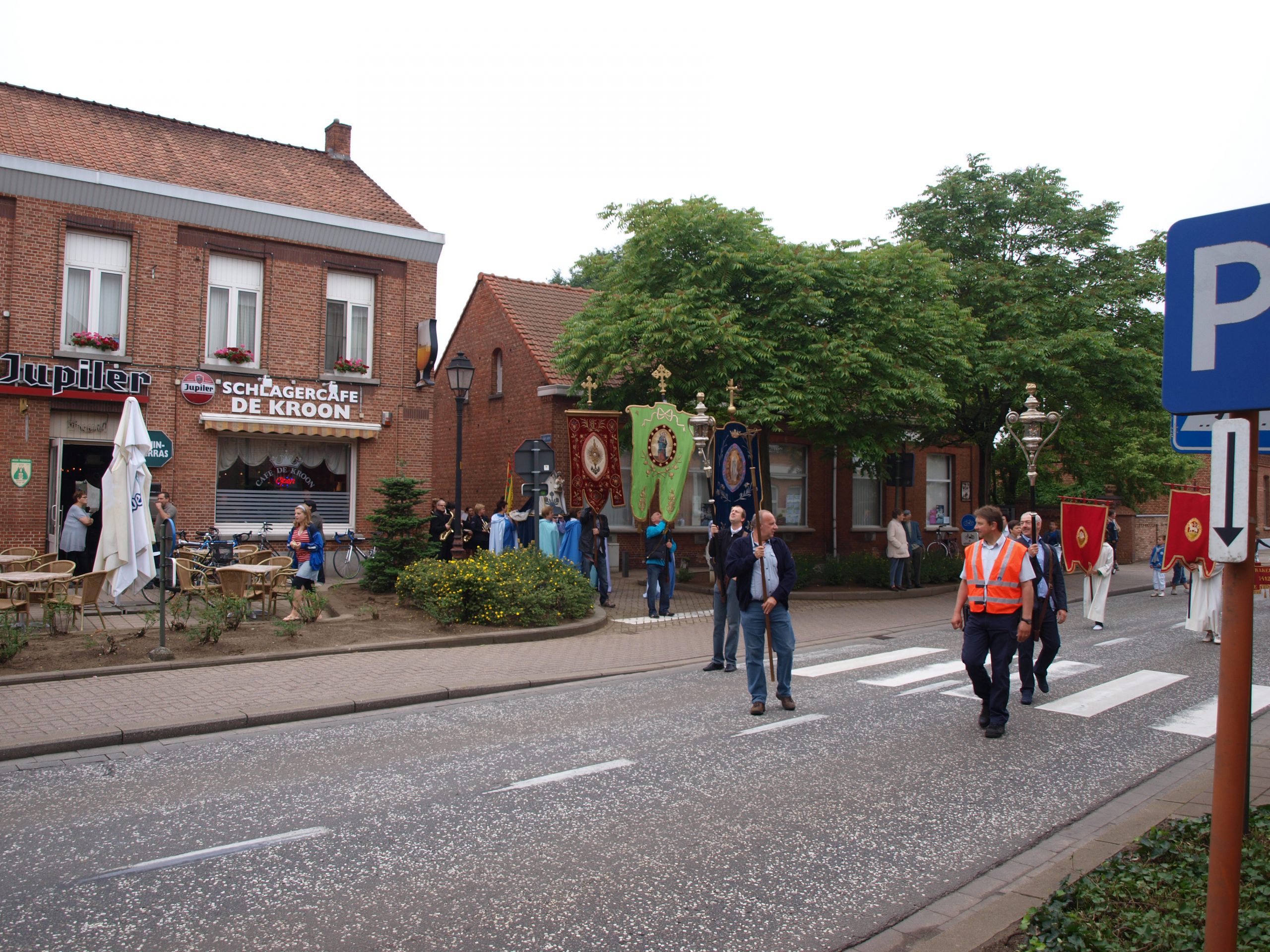 Processie-26-06-2011-005-scaled-1