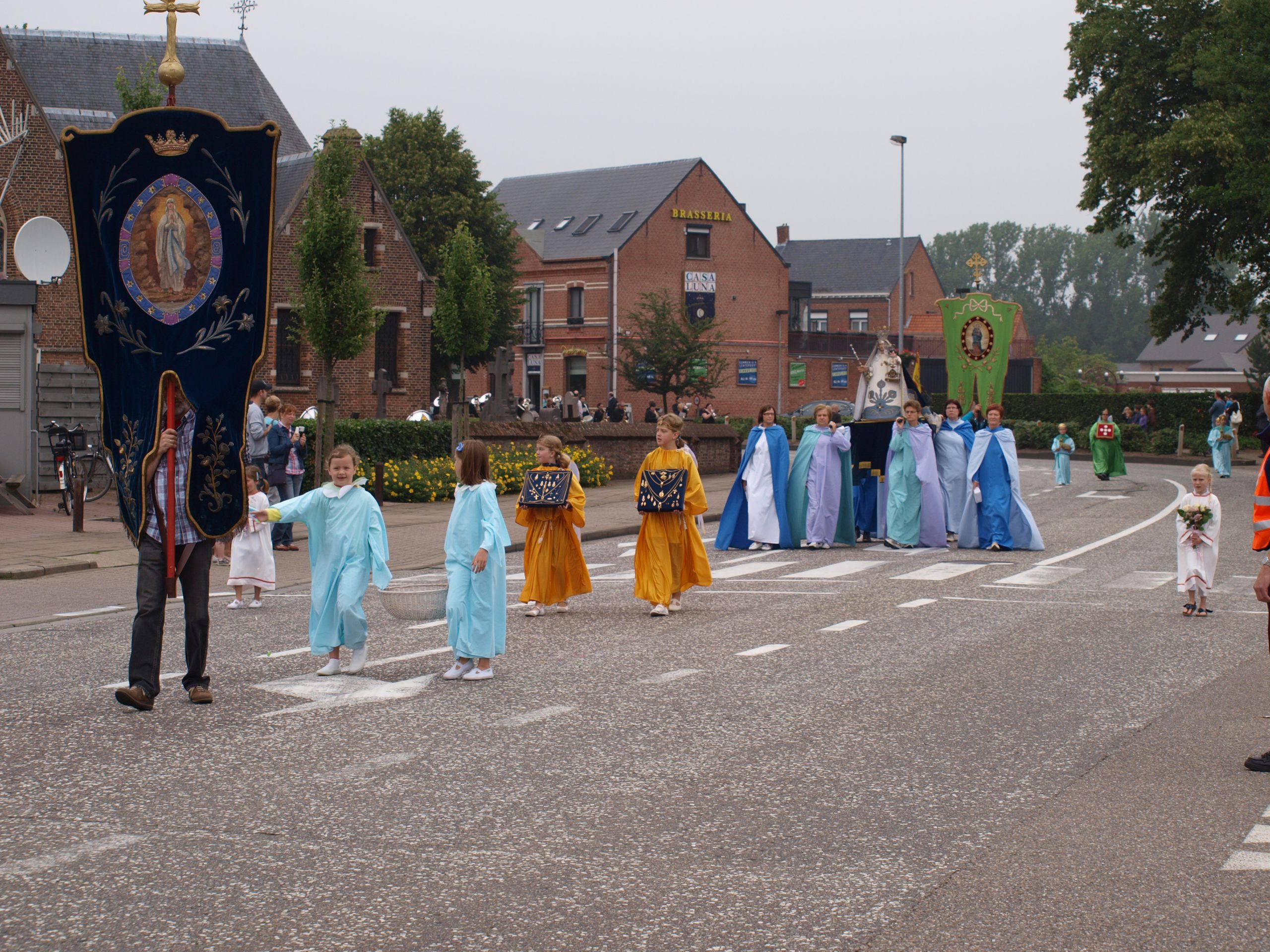 Processie-26-06-2011-012-scaled-1