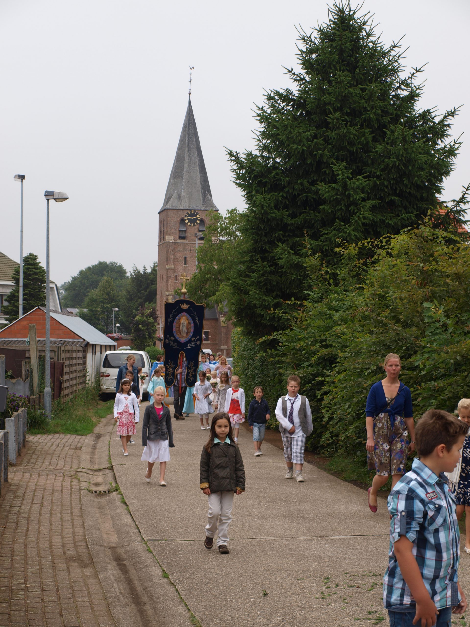 Processie-26-06-2011-015-scaled-1