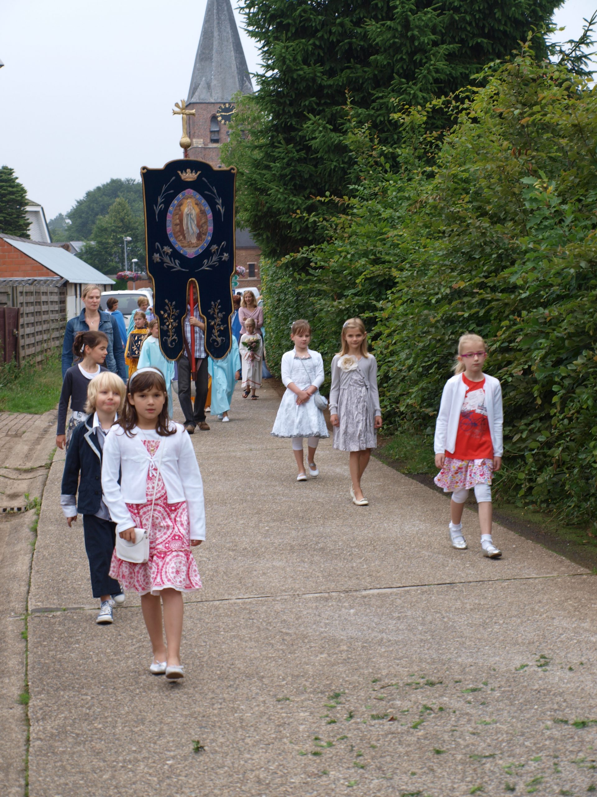Processie-26-06-2011-016-scaled-1