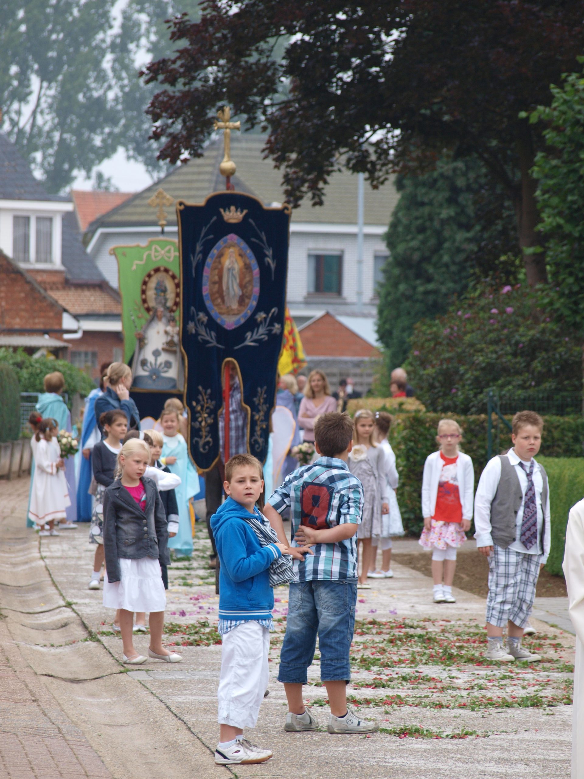 Processie-26-06-2011-019-scaled-1