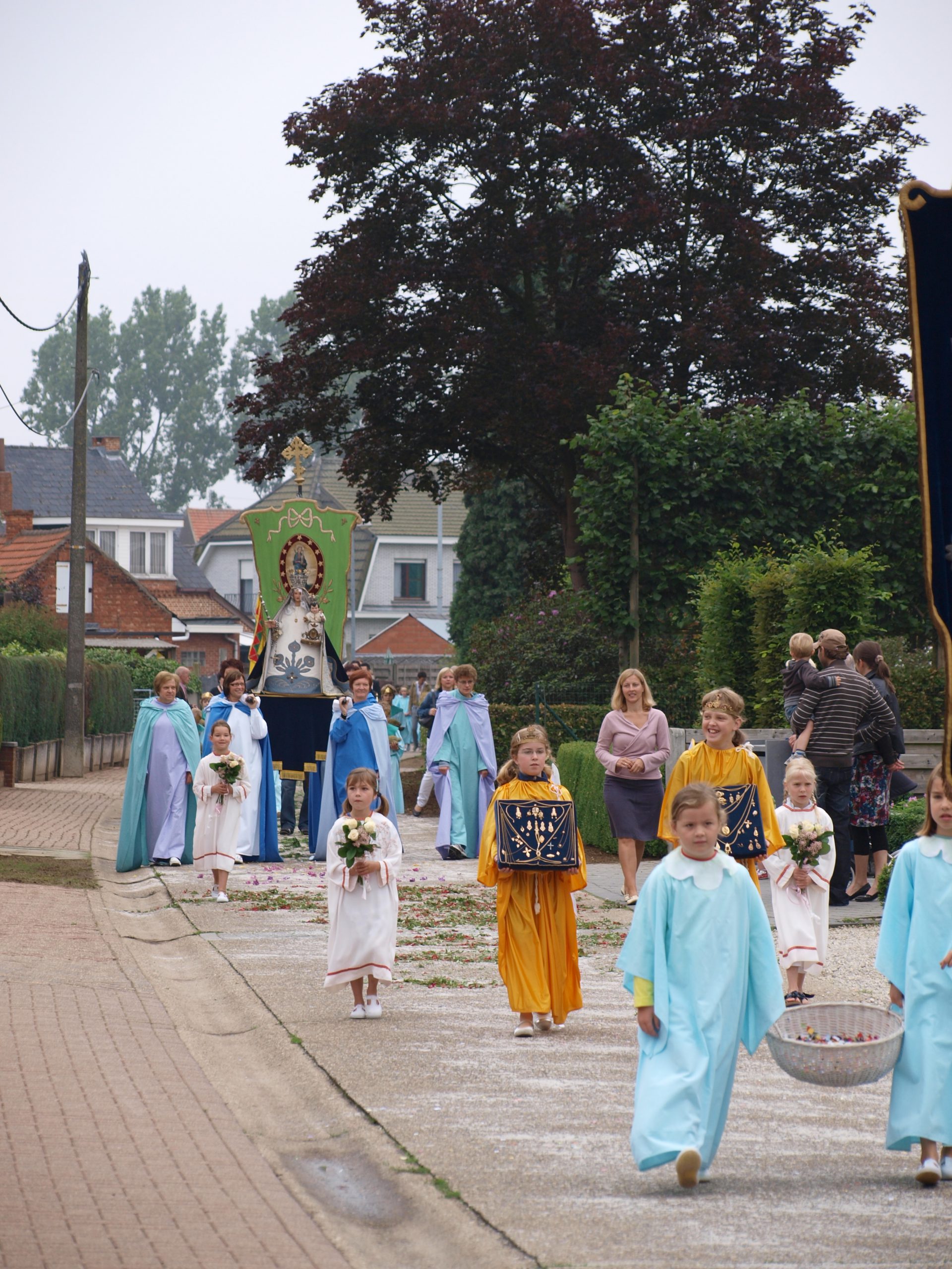 Processie-26-06-2011-022-scaled-1