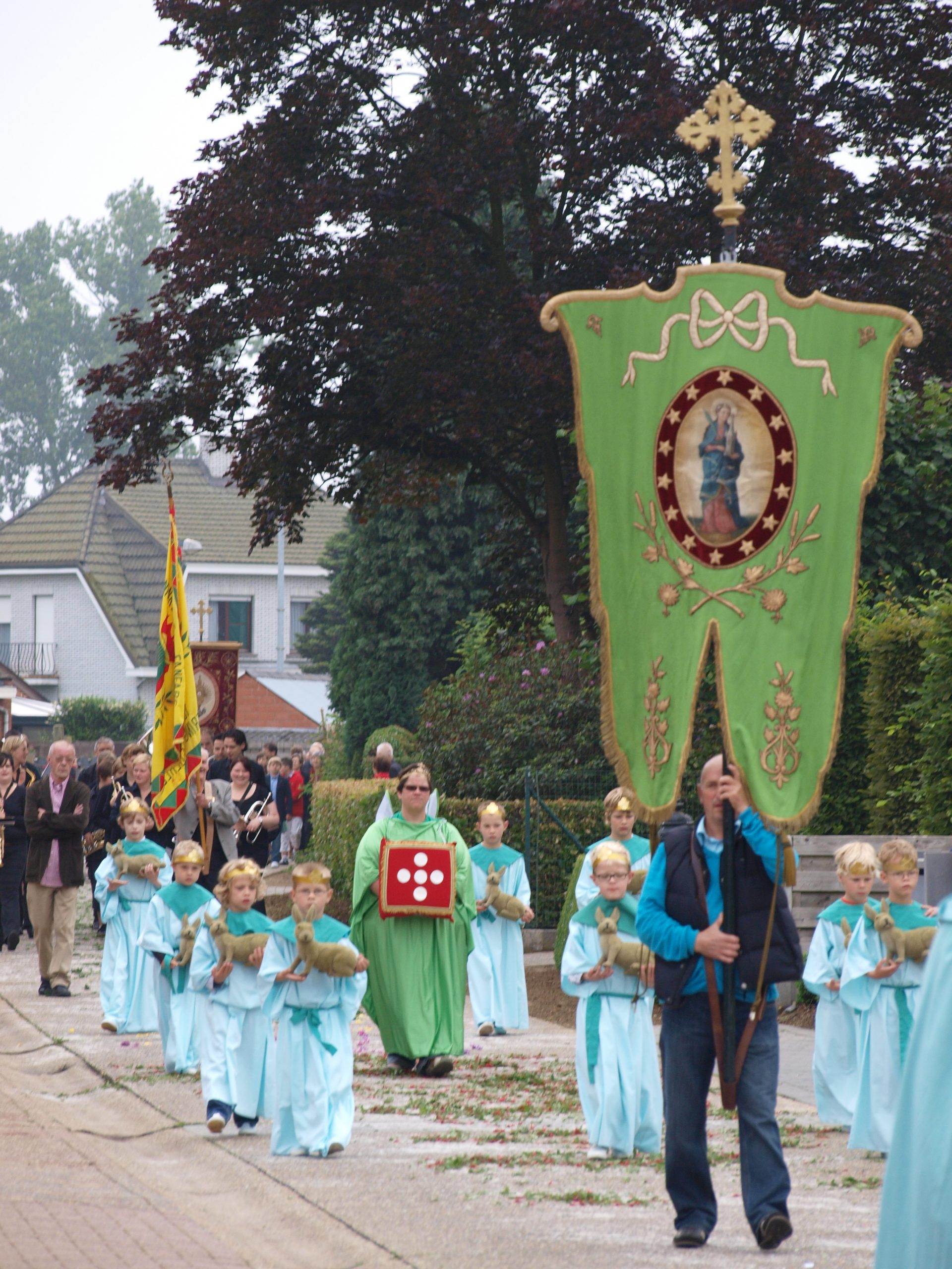 Processie-26-06-2011-025-scaled-1