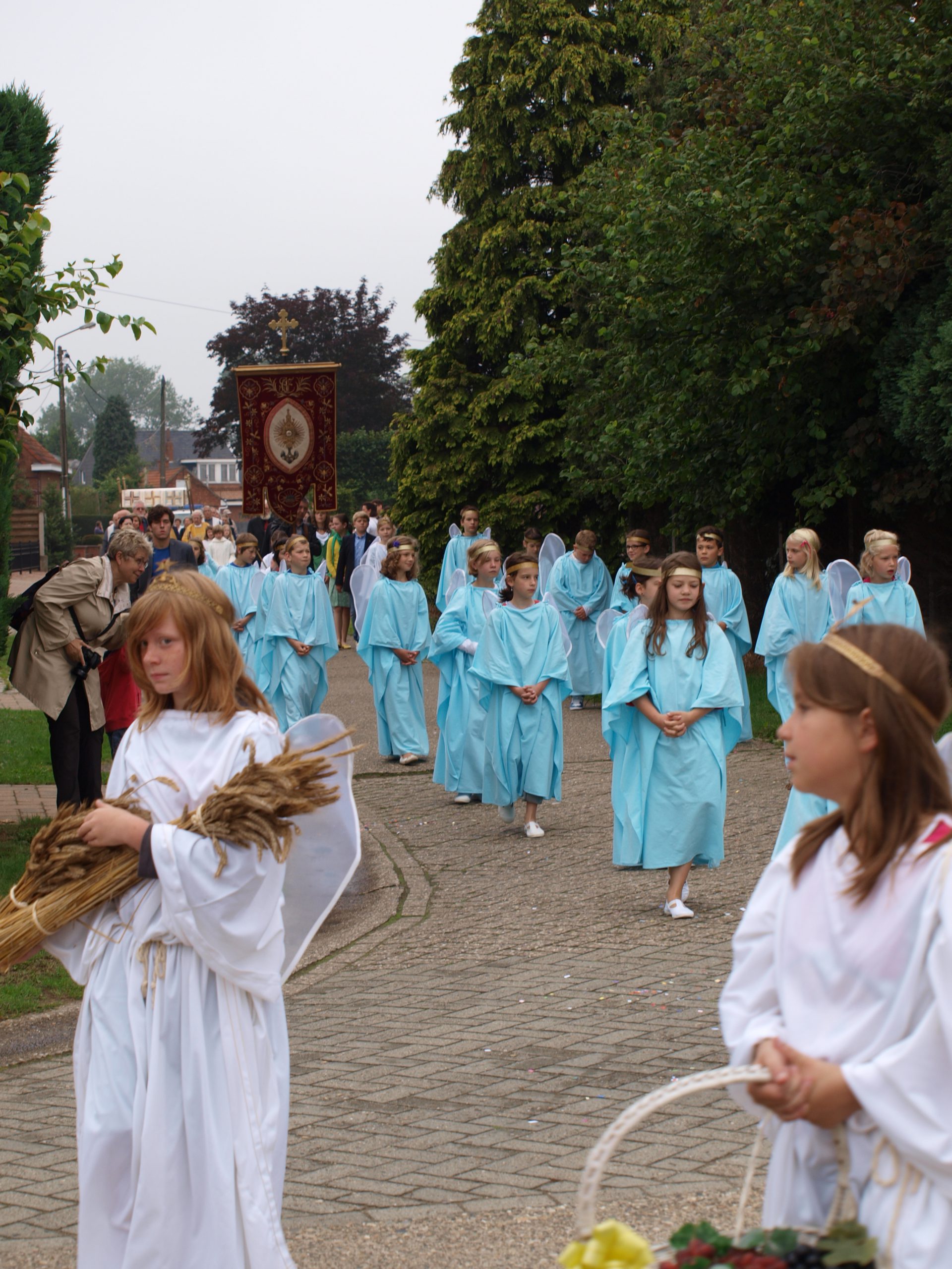 Processie-26-06-2011-031-scaled-1