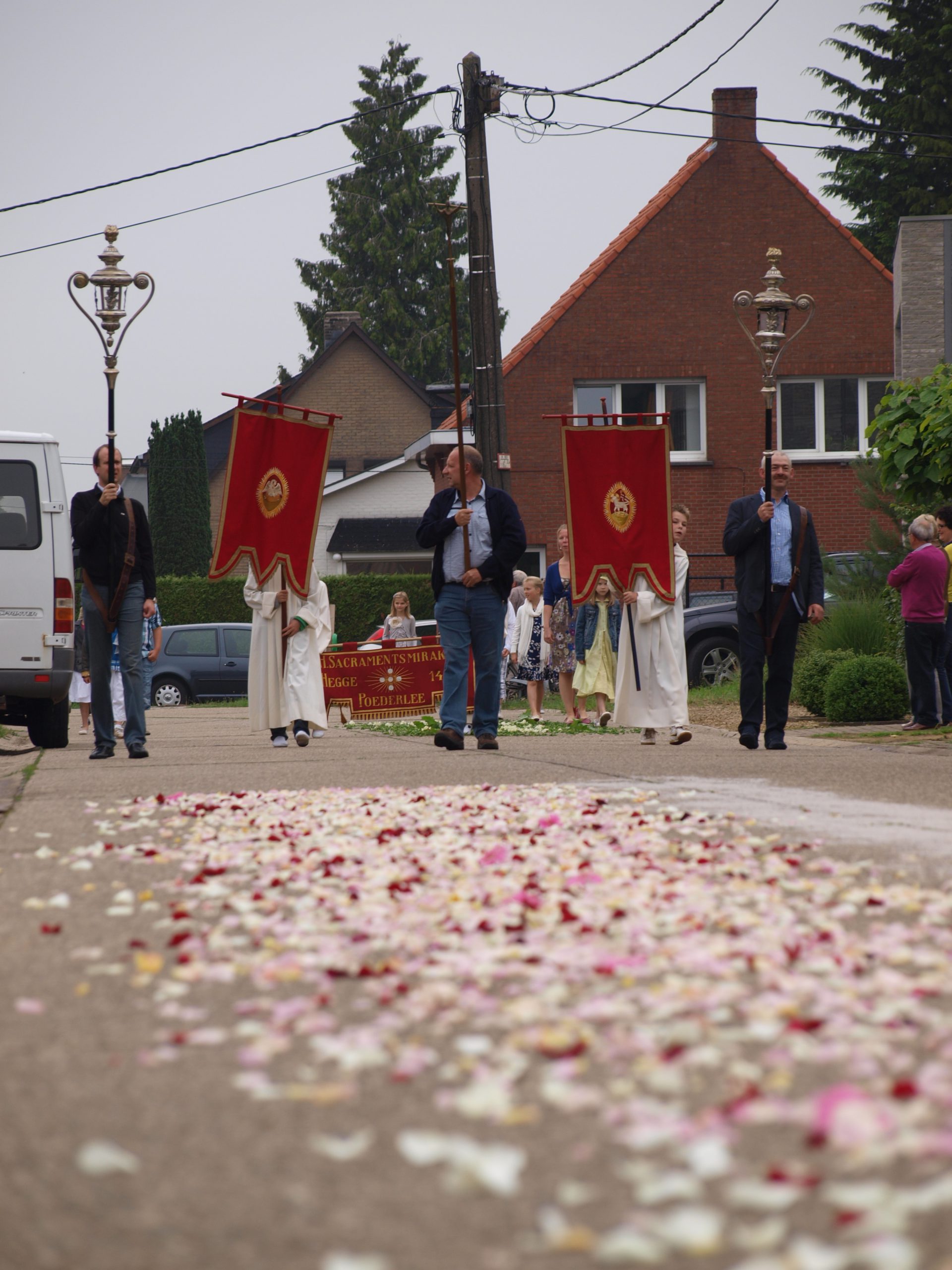 Processie-26-06-2011-034-scaled-1