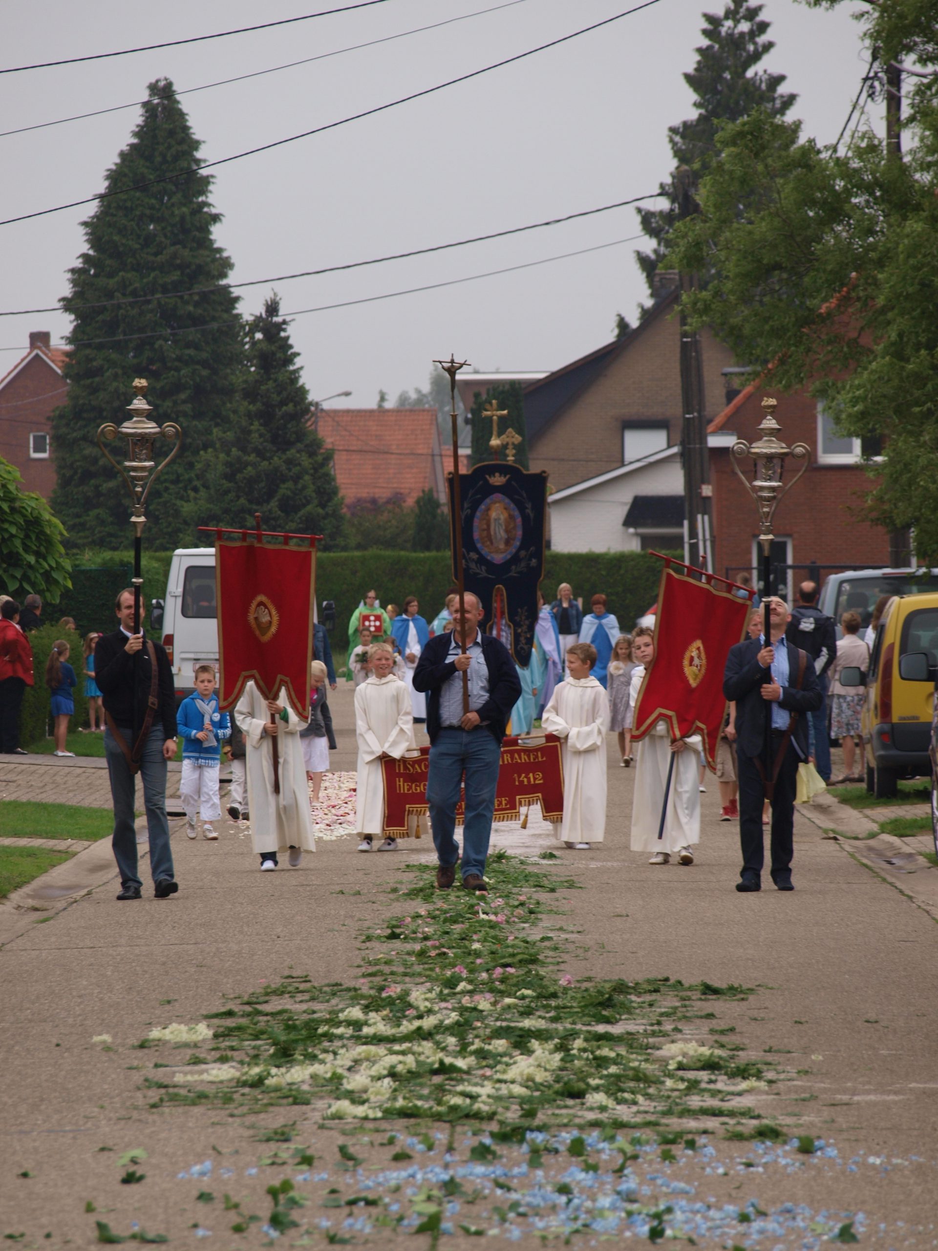 Processie-26-06-2011-036-scaled-1