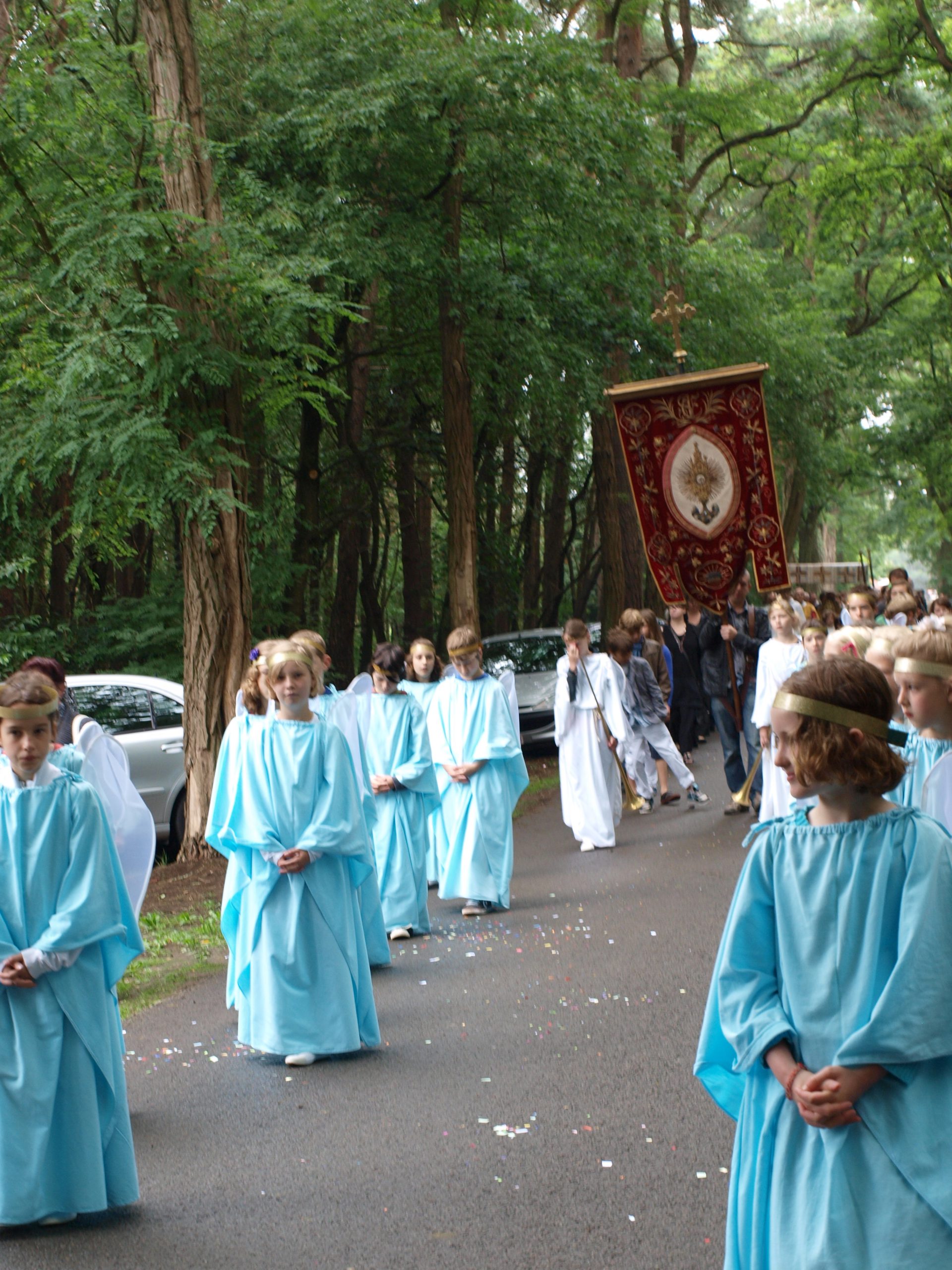 Processie-26-06-2011-046-scaled-1