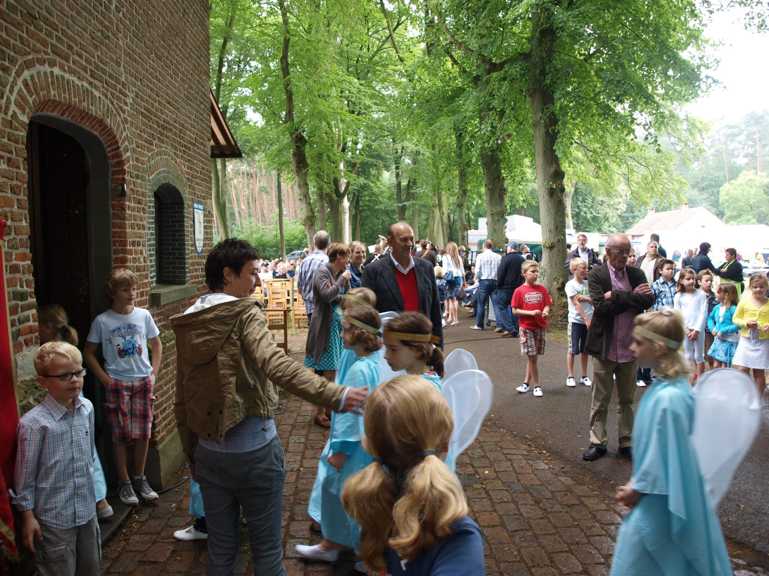 Processie-26-06-2011-058-scaled-1