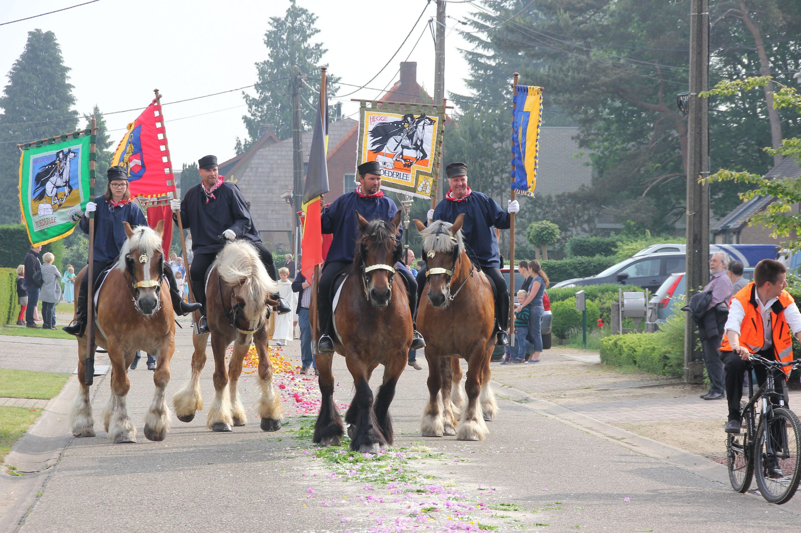 Processieviering-Poederlee-29-mei-2016-023-kopie-scaled-1