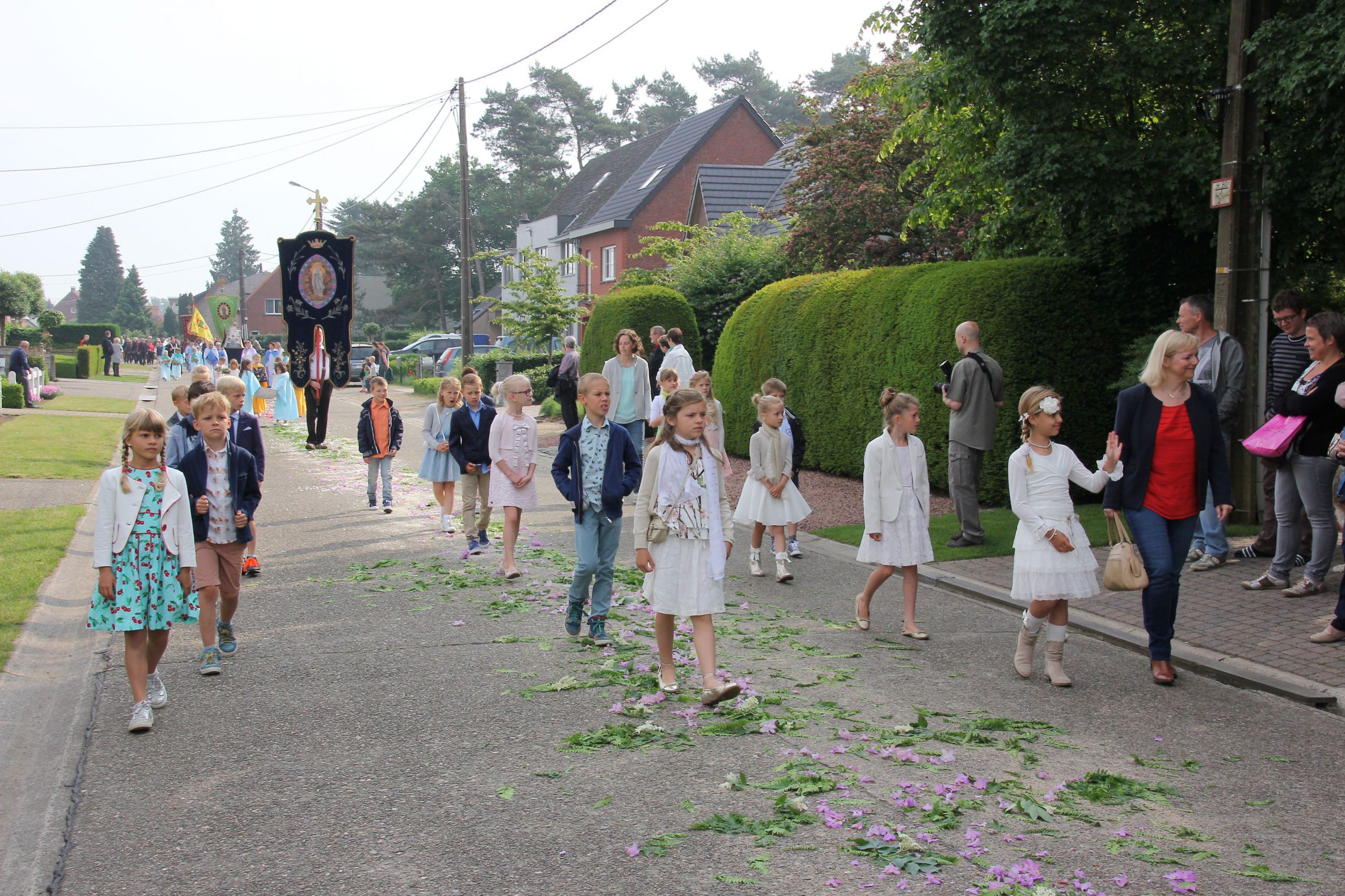 Processieviering-Poederlee-29-mei-2016-039-kopie-scaled-1