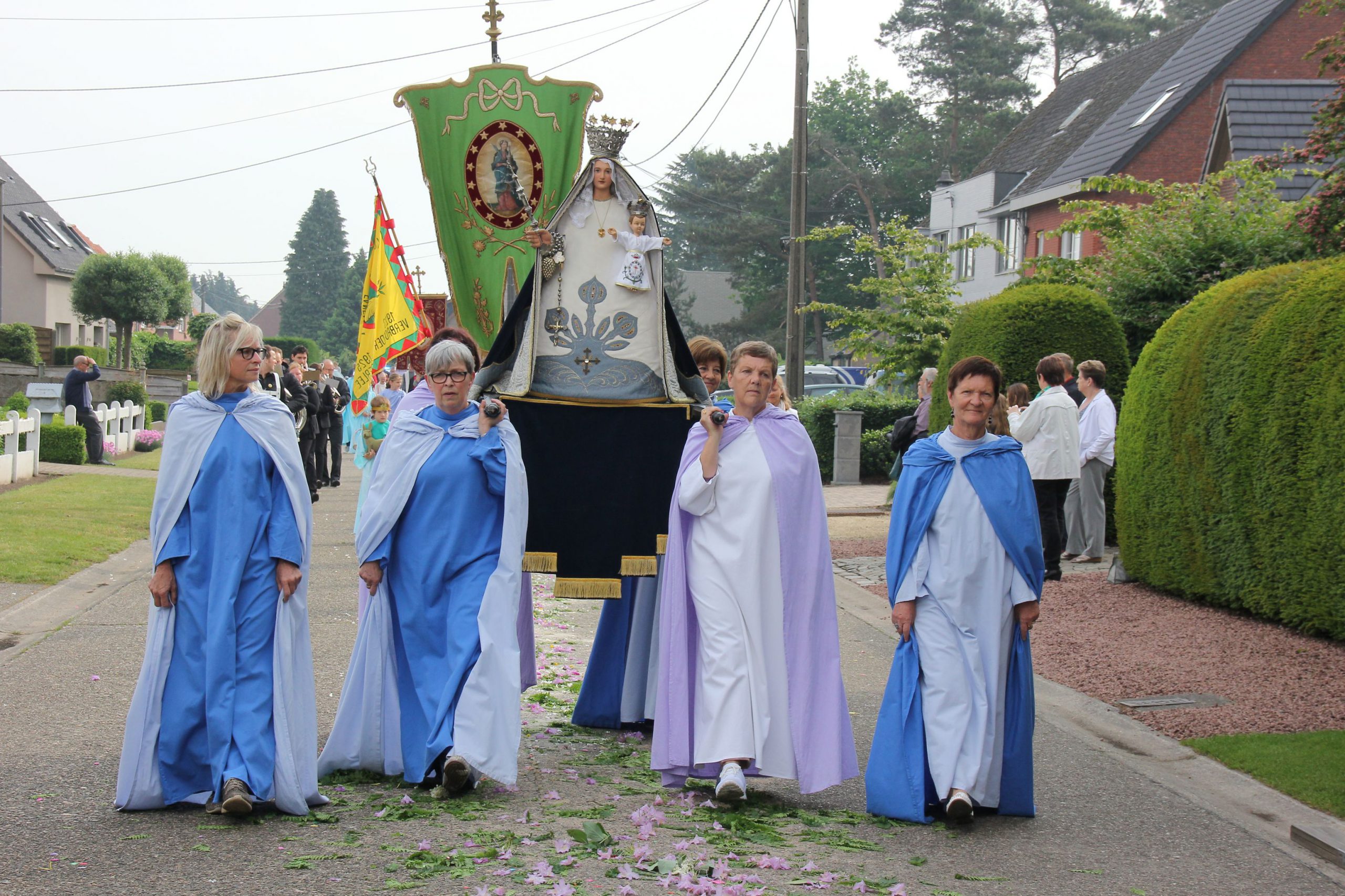 Processieviering-Poederlee-29-mei-2016-064-kopie-scaled-1